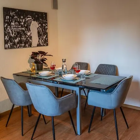 Special Roger F Rabbit 2 Apartment, Roche Towers, 10-star *