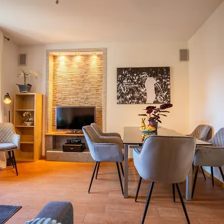 Special Roger F Rabbit 2 Apartment, Roche Towers, 10-star Apartment *