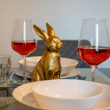 Apartment Special Roger F Rabbit 2 Apartment, Roche Towers, 10-star Basel